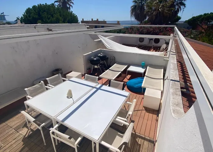 Semesterbostad Prainhaactivitiesbeachhouse *